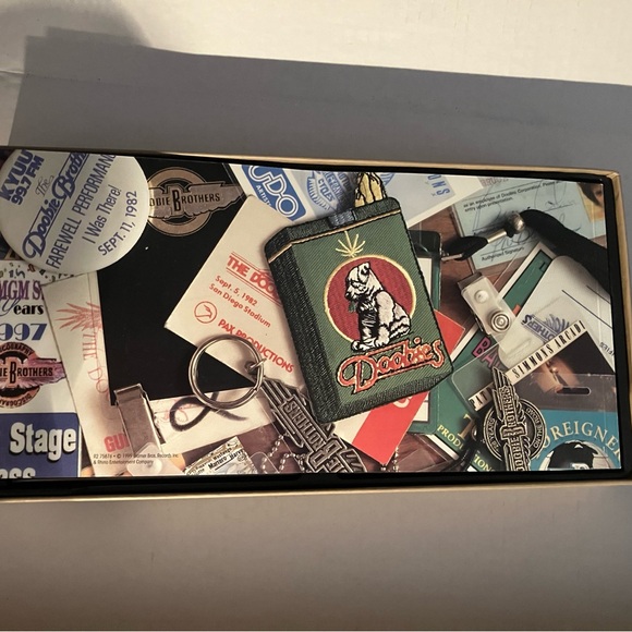 Brown Electronics Accessory - Picture 4 of 7